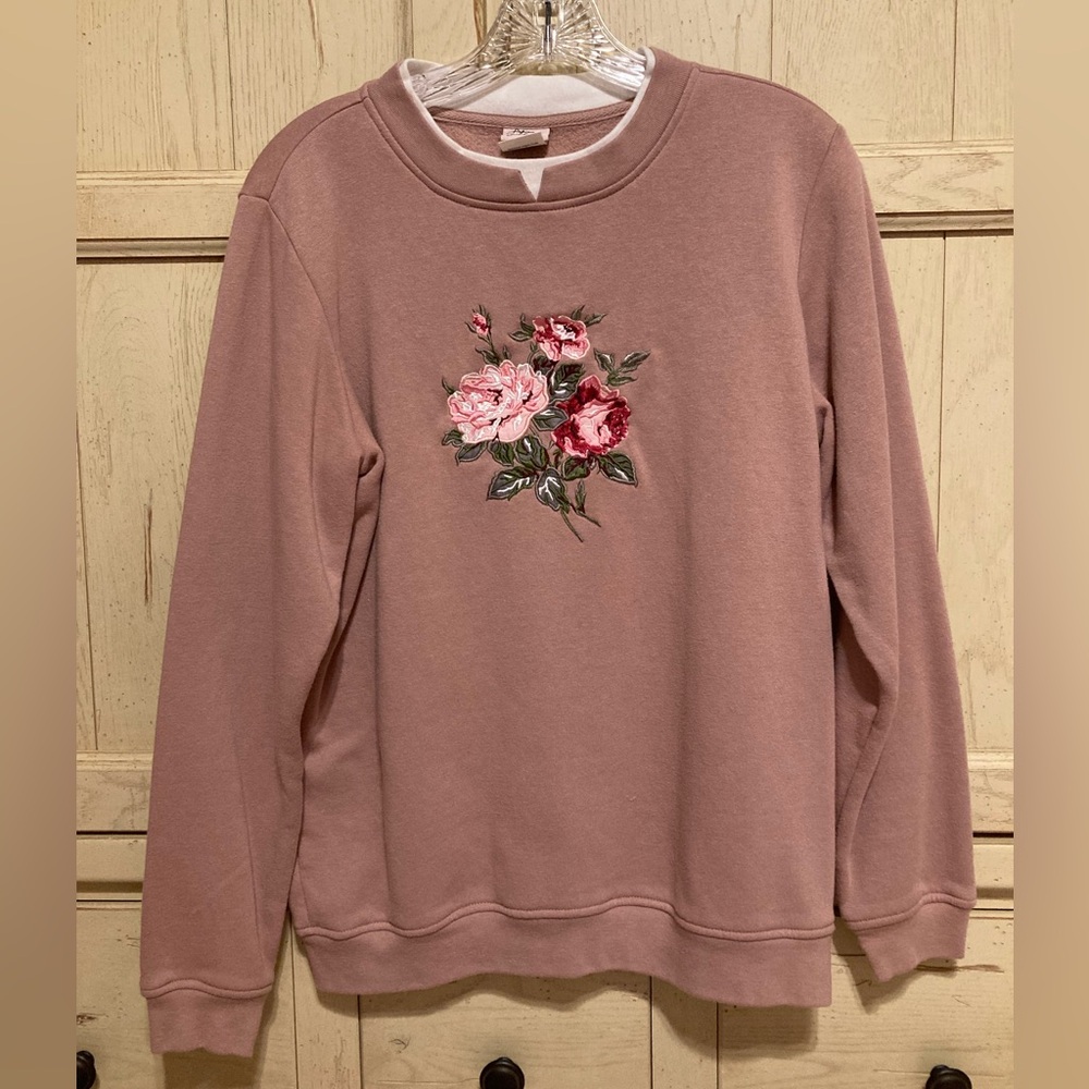 Adrian Delafield Women’s Rose Appliqué Sweatshirt - MEDIUM